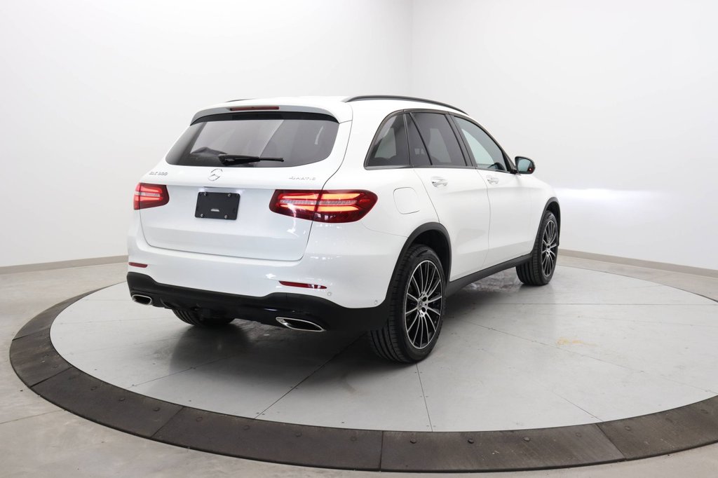 2019  GLC300 4MATIC Automatique Cuir Toit ouvrant in Chicoutimi, Quebec - 4 - w1024h768px