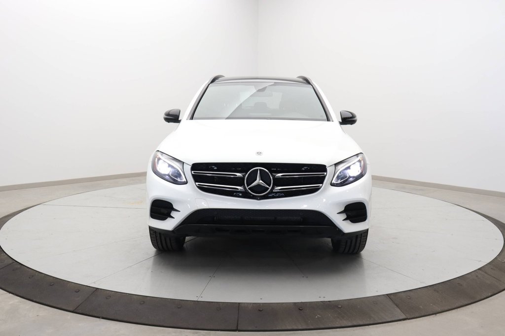 2019  GLC300 4MATIC Automatique Cuir Toit ouvrant in Chicoutimi, Quebec - 2 - w1024h768px