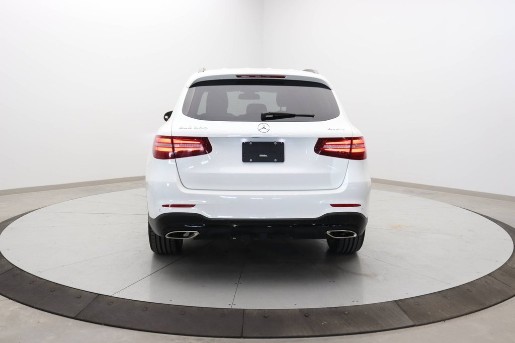 2019  GLC300 4MATIC Automatique Cuir Toit ouvrant in Chicoutimi, Quebec - 5 - w1024h768px
