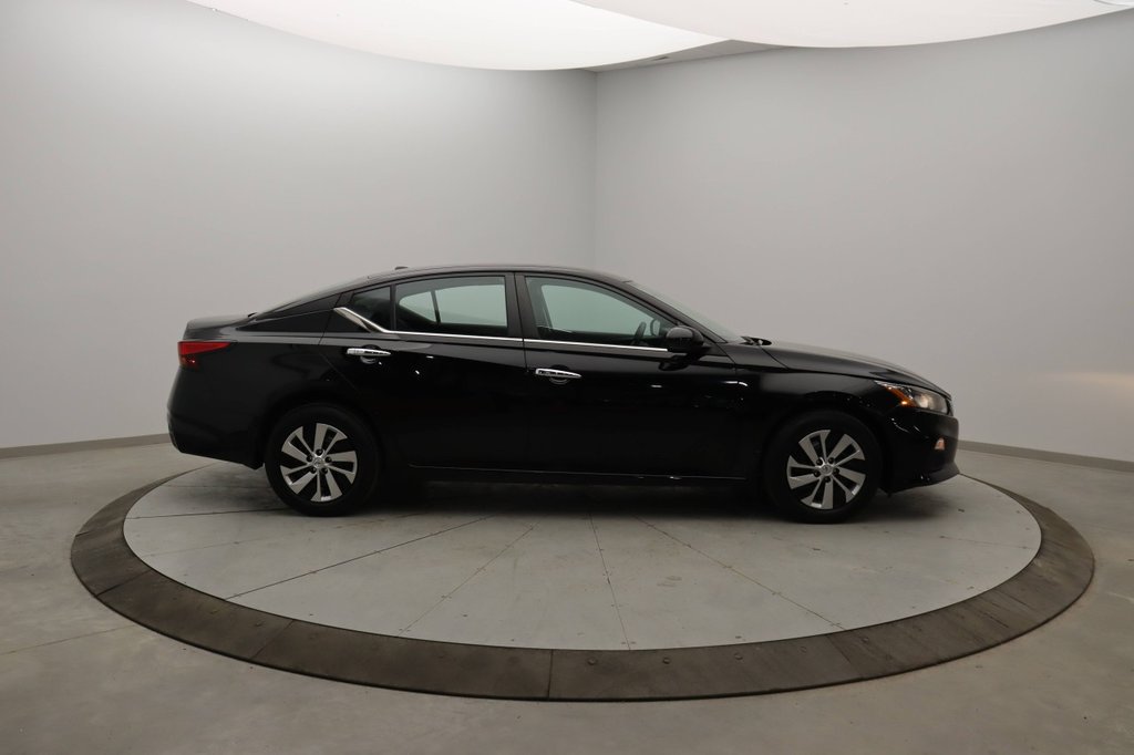 2019 Nissan Altima in Sept-Îles, Quebec - 3 - w1024h768px