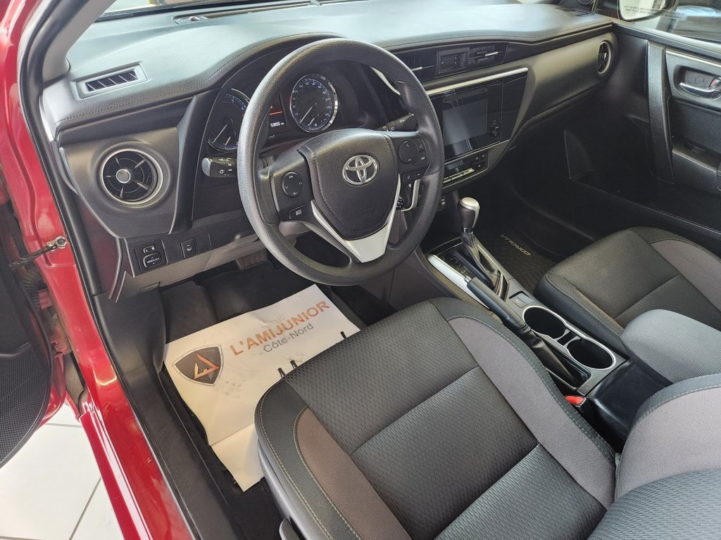 2018 Toyota Corolla in Sept-Îles, Quebec - 21 - w1024h768px
