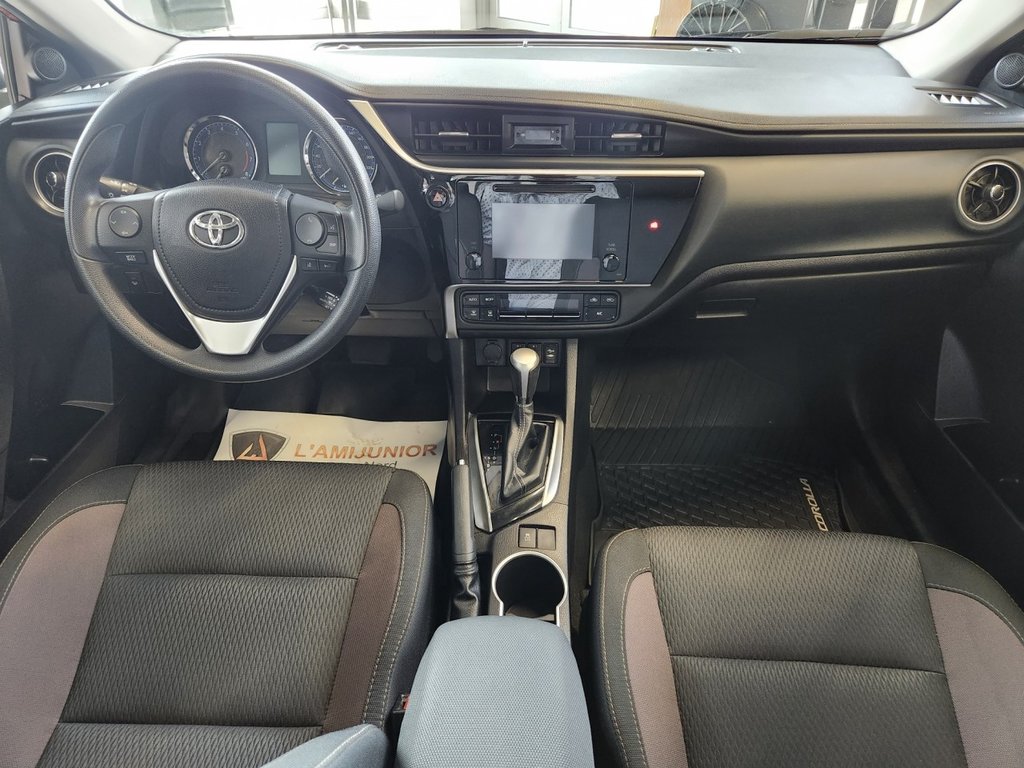 2018 Toyota Corolla in Sept-Îles, Quebec - 17 - w1024h768px