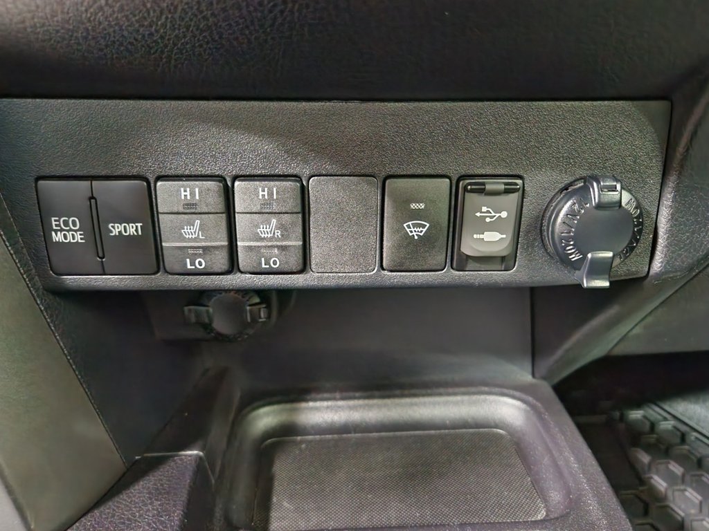 Toyota RAV4  2018 à Sept-Îles, Québec - 26 - w1024h768px