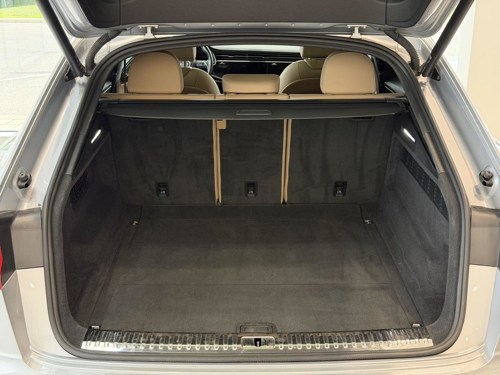 2022 Audi Q8 Progressiv 55 S LINE | QUATTRO | TOIT PANO | CUIR | NAV | CARPLAY | CAMÉRA 360 +++ in Laval, Quebec - 8 - w1024h768px
