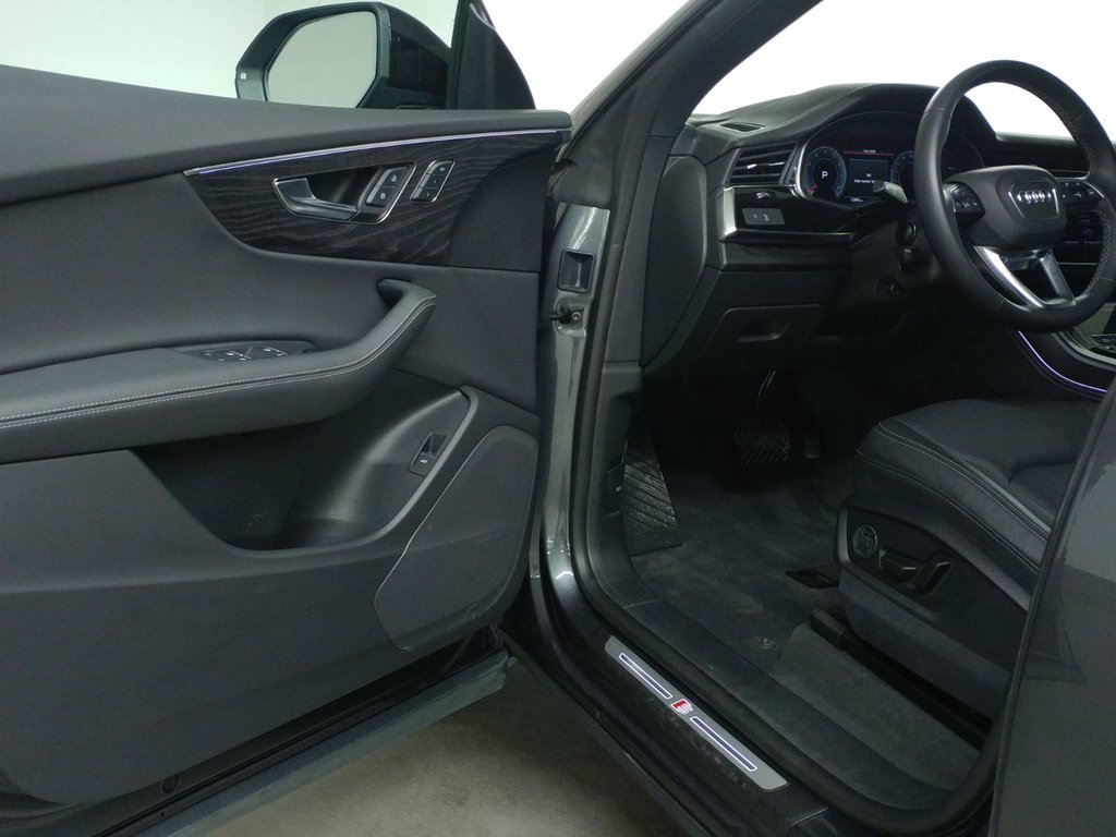 2025 Audi Q8 PROGRESSIV BLACK PACK TOIT|TRAILER HITCH|22PO in Laval, Quebec - 11 - w1024h768px