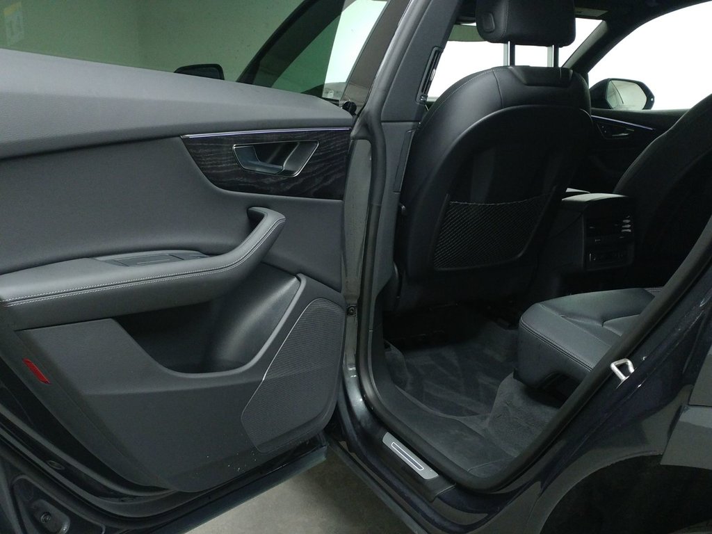 2025 Audi Q8 PROGRESSIV BLACK PACK TOIT|TRAILER HITCH|22PO in Laval, Quebec - 9 - w1024h768px