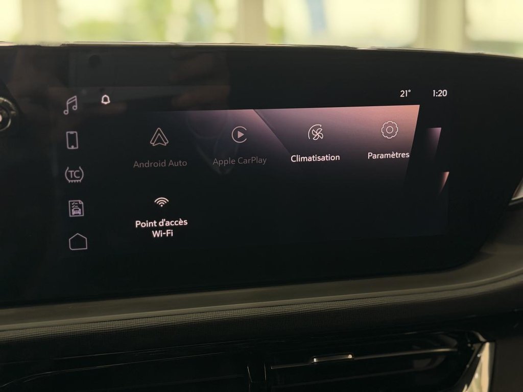 Buick Envista Sport Touring | DÉMARREUR | CUIR | CARPLAY | CAMÉRA +++ 2025 à Laval, Québec - 18 - w1024h768px