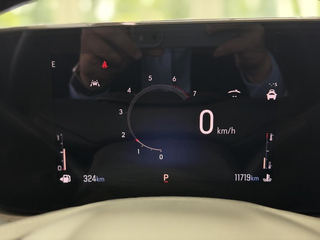 Buick Envista Sport Touring | DÉMARREUR | CUIR | CARPLAY | CAMÉRA +++ 2025 à Laval, Québec - 13 - w1024h768px