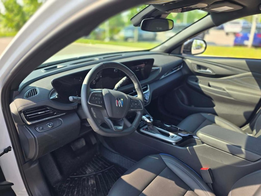 Buick Envista Sport Touring | DÉMARREUR | CUIR | CARPLAY | CAMÉRA +++ 2025 à Laval, Québec - 9 - w1024h768px