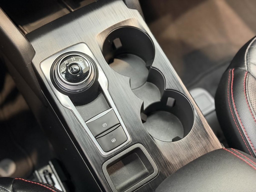 2024 Ford Escape ST-Line Elite AWD | DÉMARREUR | CUIR | NAV | CARPLAY | CAMÉRA 360 +++ in Laval, Quebec - 16 - w1024h768px