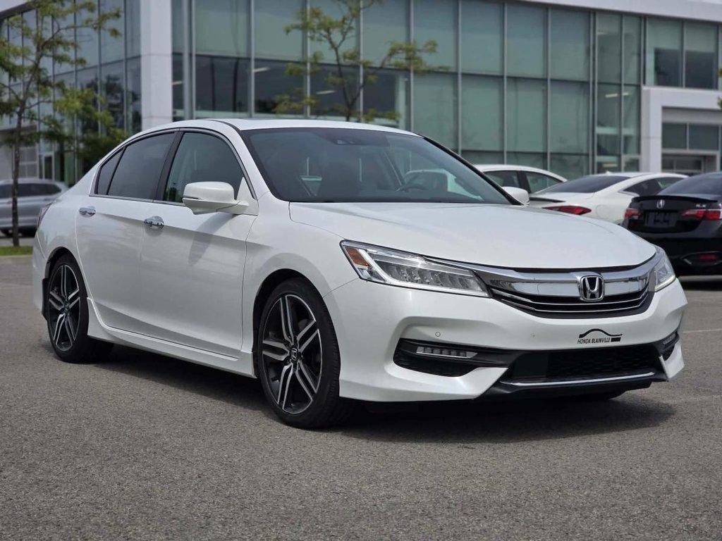 2016 Honda Accord Sedan Touring | BAS KM | CUIR | NAV | TOIT | DÉMARREUR | CAMÉRA | CARPLAY +++ in Laval, Quebec - 1 - w1024h768px