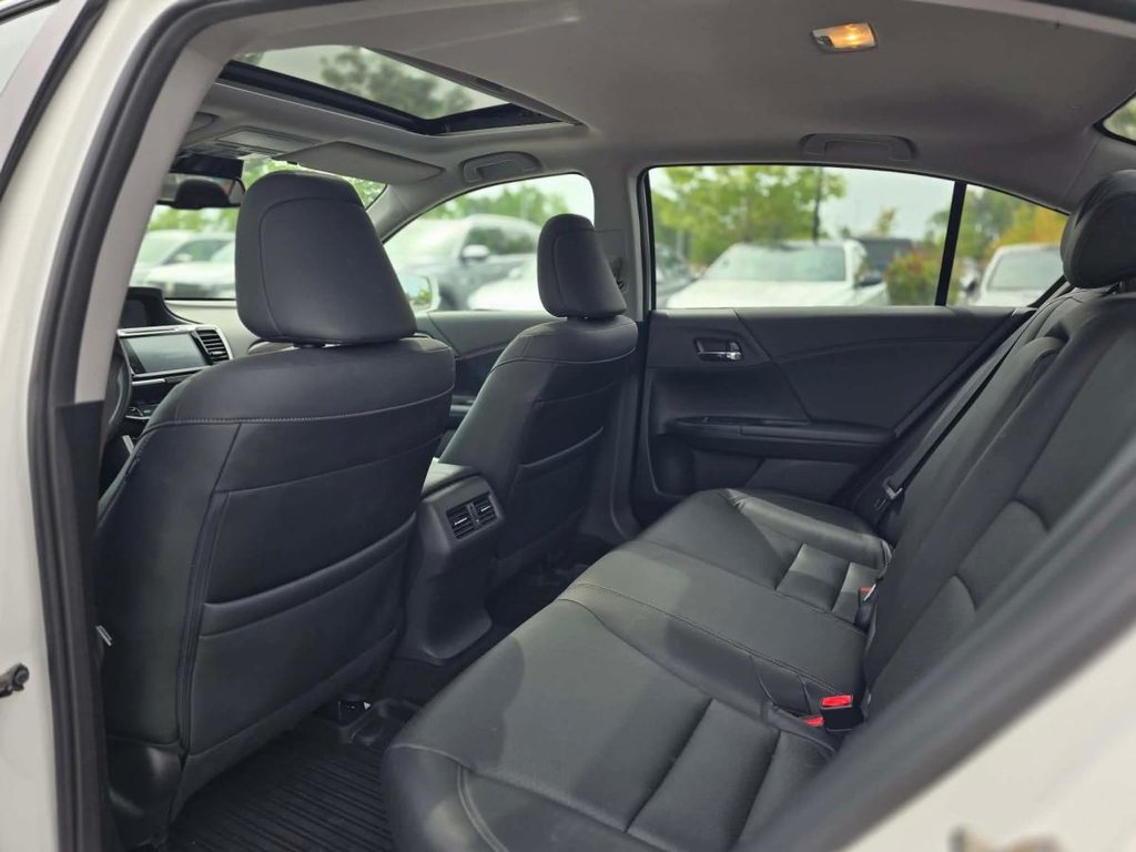 2016 Honda Accord Sedan Touring | BAS KM | CUIR | NAV | TOIT | DÉMARREUR | CAMÉRA | CARPLAY +++ in Laval, Quebec - 9 - w1024h768px