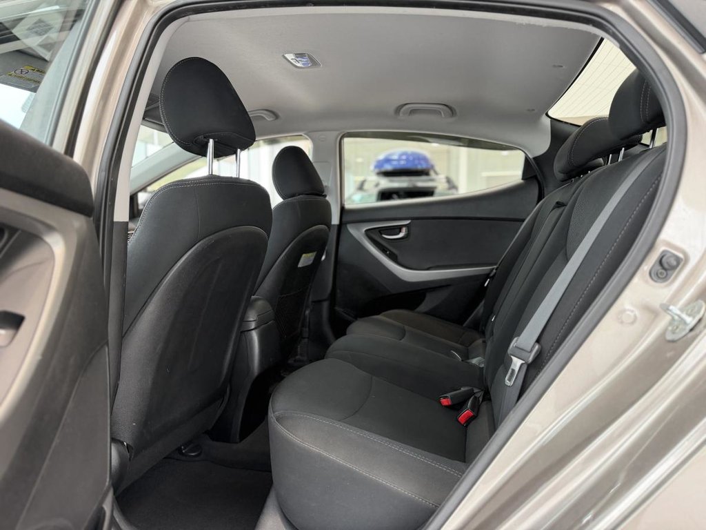 2015 Hyundai Elantra GL | BAS KM | SIÈGES CHAUFFANTS | BLUETOOTH +++ in Laval, Quebec - 10 - w1024h768px
