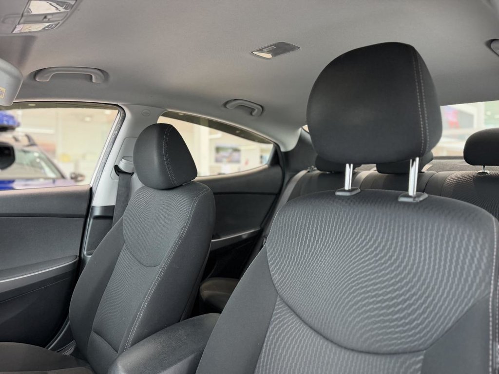 2015 Hyundai Elantra GL | BAS KM | SIÈGES CHAUFFANTS | BLUETOOTH +++ in Laval, Quebec - 19 - w1024h768px