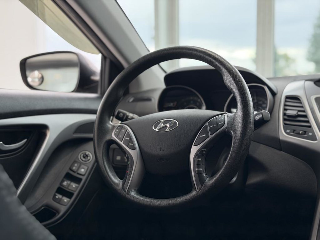 2015 Hyundai Elantra GL | BAS KM | SIÈGES CHAUFFANTS | BLUETOOTH +++ in Laval, Quebec - 12 - w1024h768px