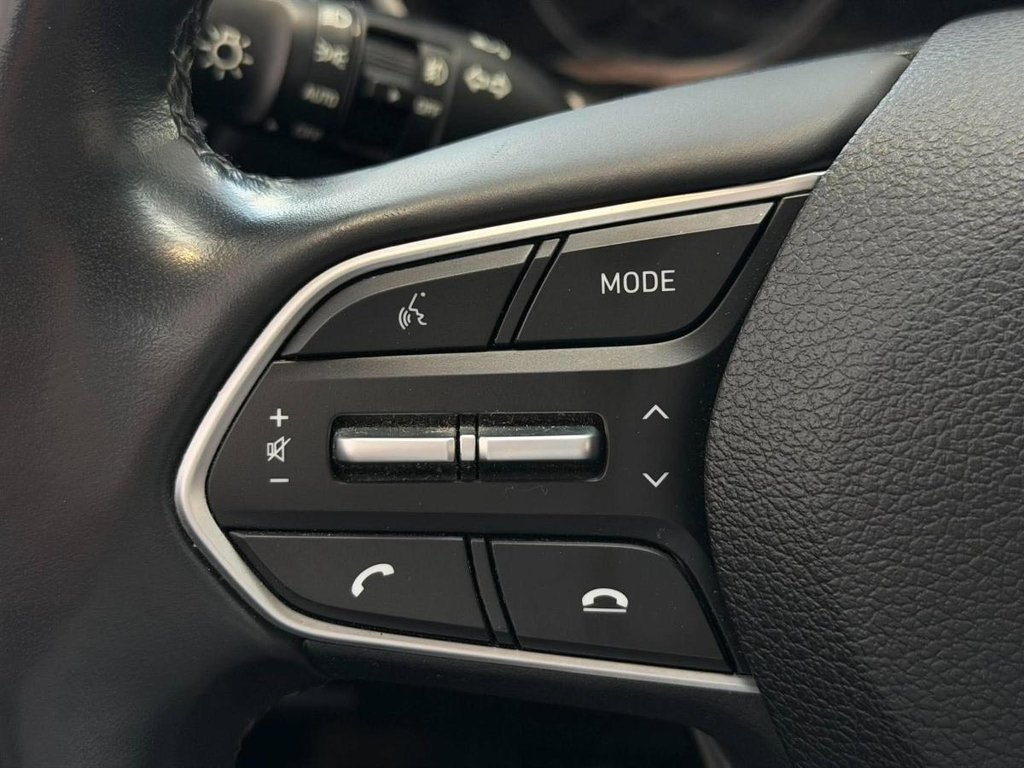 2020 Hyundai Santa Fe Preferred w/Sun&Leather Package AWD | 8 ROUES | BAS KM | CUIR | TOIT PANO | CAMÉRA | CARPLAY +++ in Laval, Quebec - 13 - w1024h768px