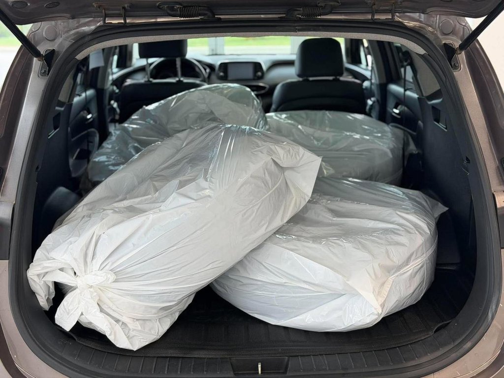 2020 Hyundai Santa Fe Preferred w/Sun&Leather Package AWD | 8 ROUES | BAS KM | CUIR | TOIT PANO | CAMÉRA | CARPLAY +++ in Laval, Quebec - 9 - w1024h768px