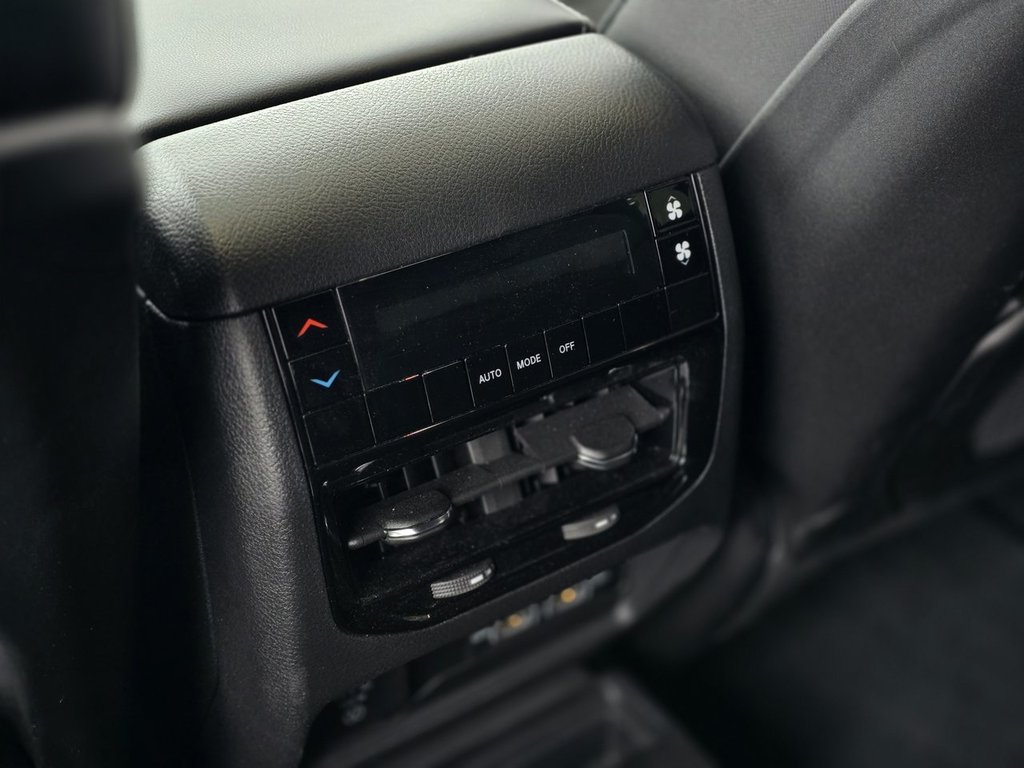 Jeep Grand Cherokee L Altitude ENSEMBLE ECLAIRE 23B | TOIT | JANTES 20P +++ 2025 à Laval, Québec - 12 - w1024h768px