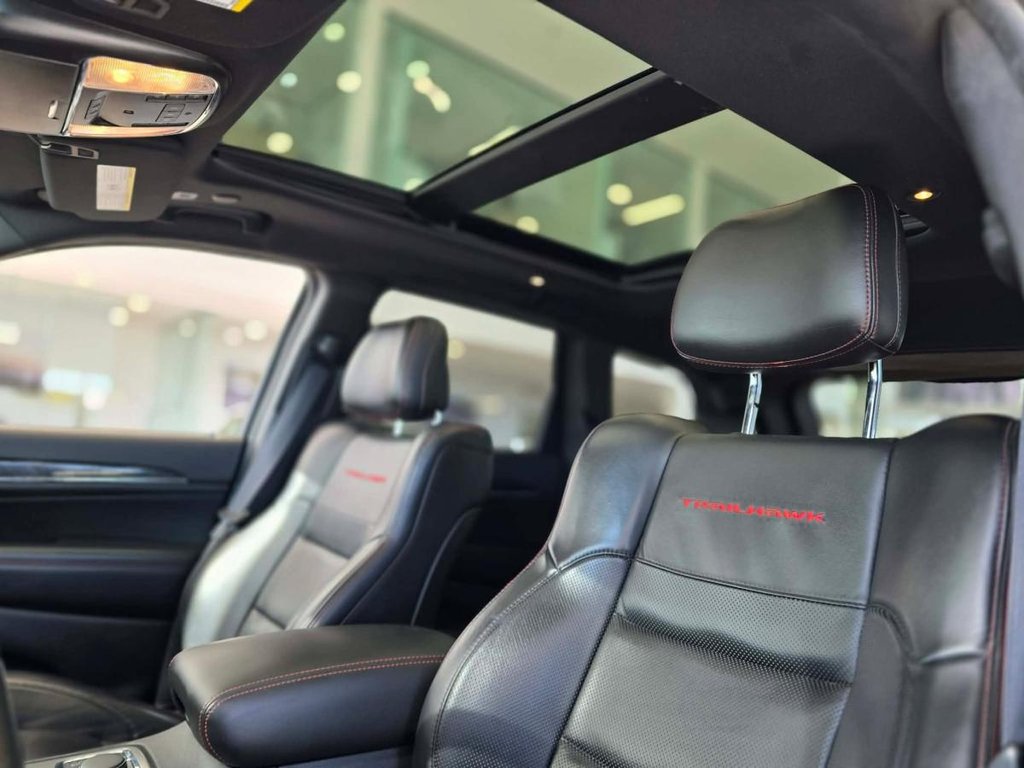 2021 Jeep Grand Cherokee Trailhawk | 4X4 | 8 PNEUS | CUIR | NAV | TOIT PANO | DÉMARREUR | CAMÉRA | CARPLAY +++ in Laval, Quebec - 23 - w1024h768px