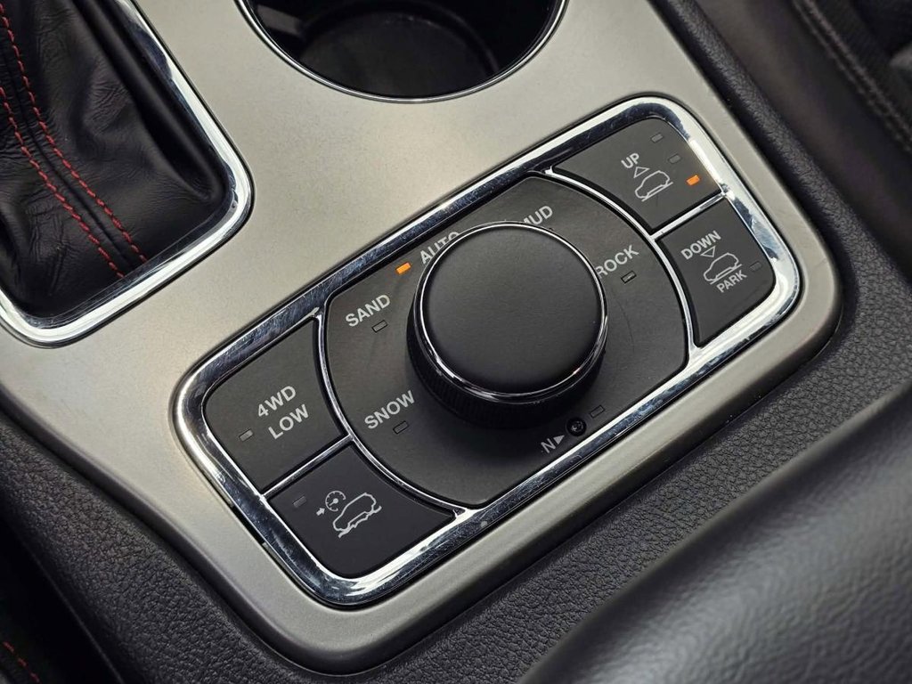 2021 Jeep Grand Cherokee Trailhawk | 4X4 | 8 PNEUS | CUIR | NAV | TOIT PANO | DÉMARREUR | CAMÉRA | CARPLAY +++ in Laval, Quebec - 17 - w1024h768px