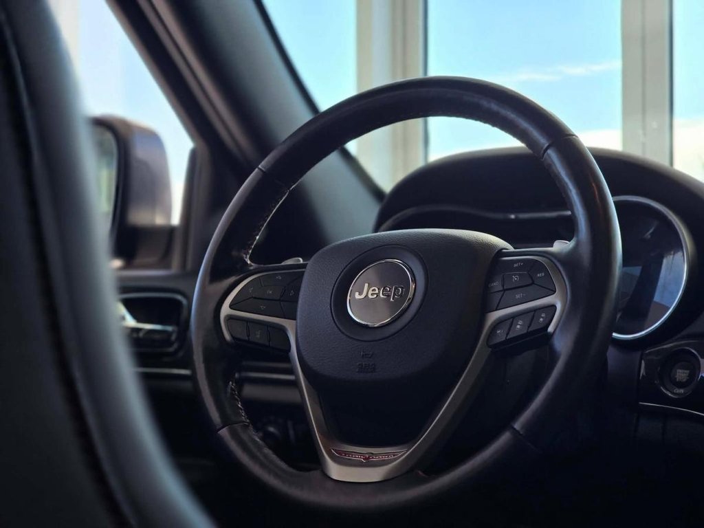 2021 Jeep Grand Cherokee Trailhawk | 4X4 | 8 PNEUS | CUIR | NAV | TOIT PANO | DÉMARREUR | CAMÉRA | CARPLAY +++ in Laval, Quebec - 13 - w1024h768px