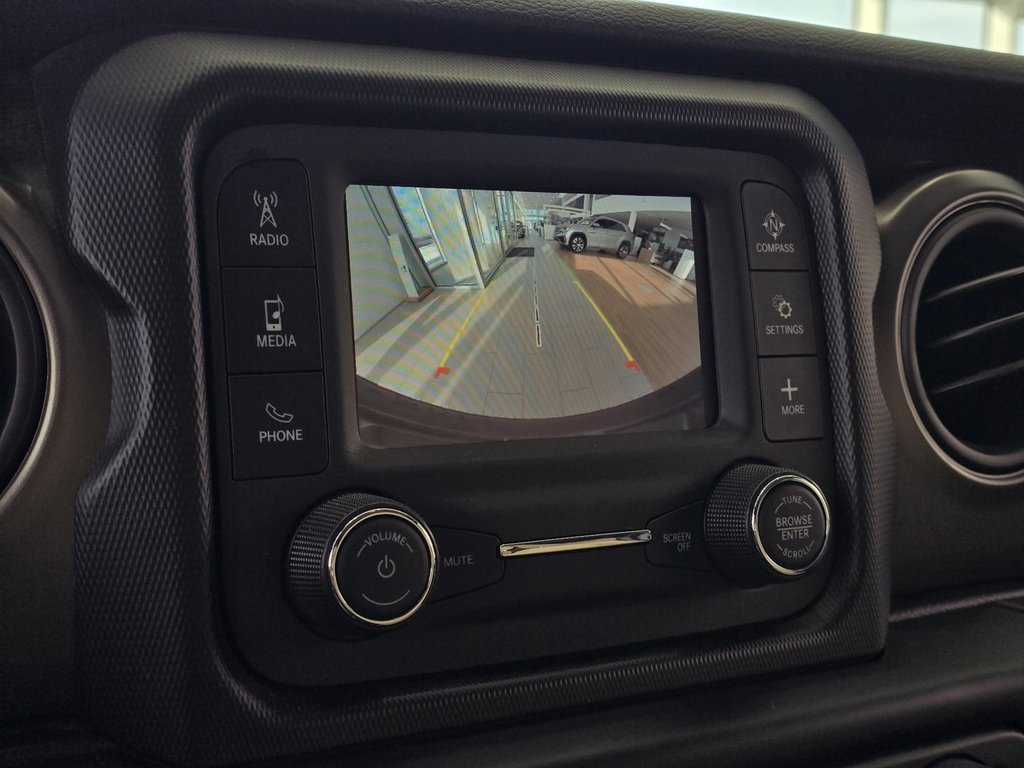 Jeep Wrangler Willy's Sport | BAS KM | 4X4 | CAMÉRA | BLUETOOTH +++ 2021 à Laval, Québec - 23 - w1024h768px