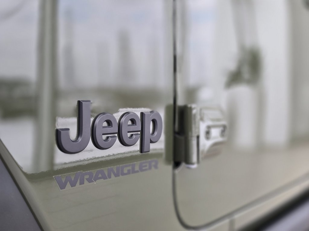 Jeep Wrangler Willy's Sport | BAS KM | 4X4 | CAMÉRA | BLUETOOTH +++ 2021 à Laval, Québec - 11 - w1024h768px