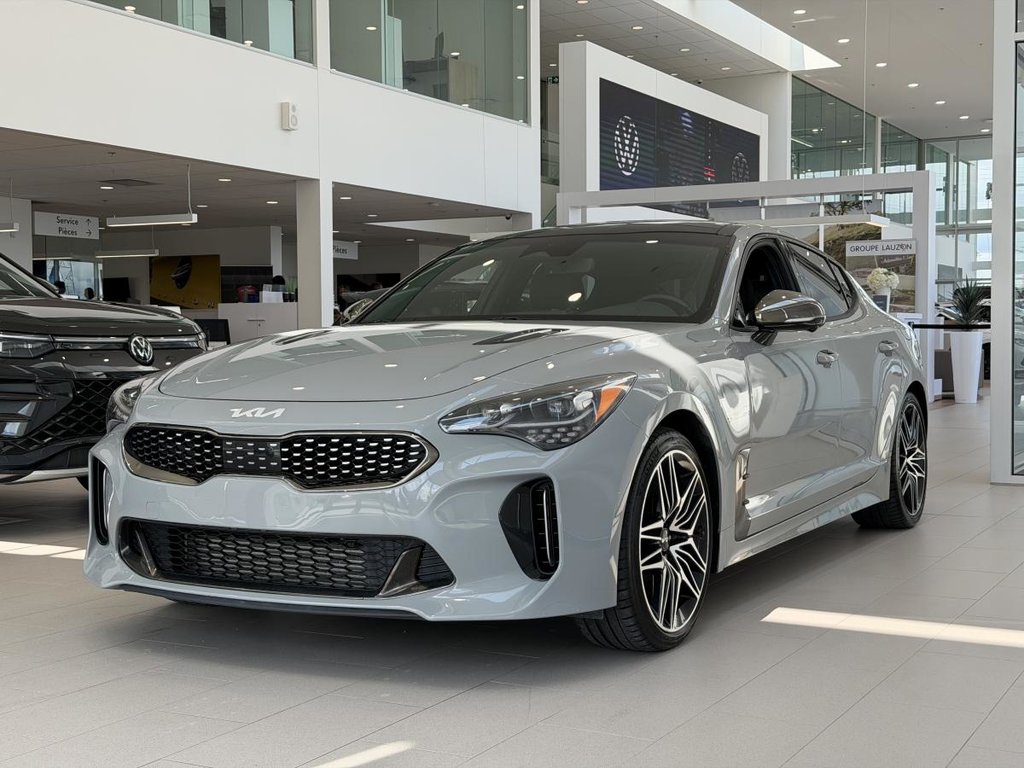 Kia Stinger GT Limited AWD | 8 PNEUS | BAS KM | DÉMARREUR | CAMÉRA 360 | NAV | TOIT | CUIR | CARPLAY +++ 2023 à Laval, Québec - 4 - w1024h768px