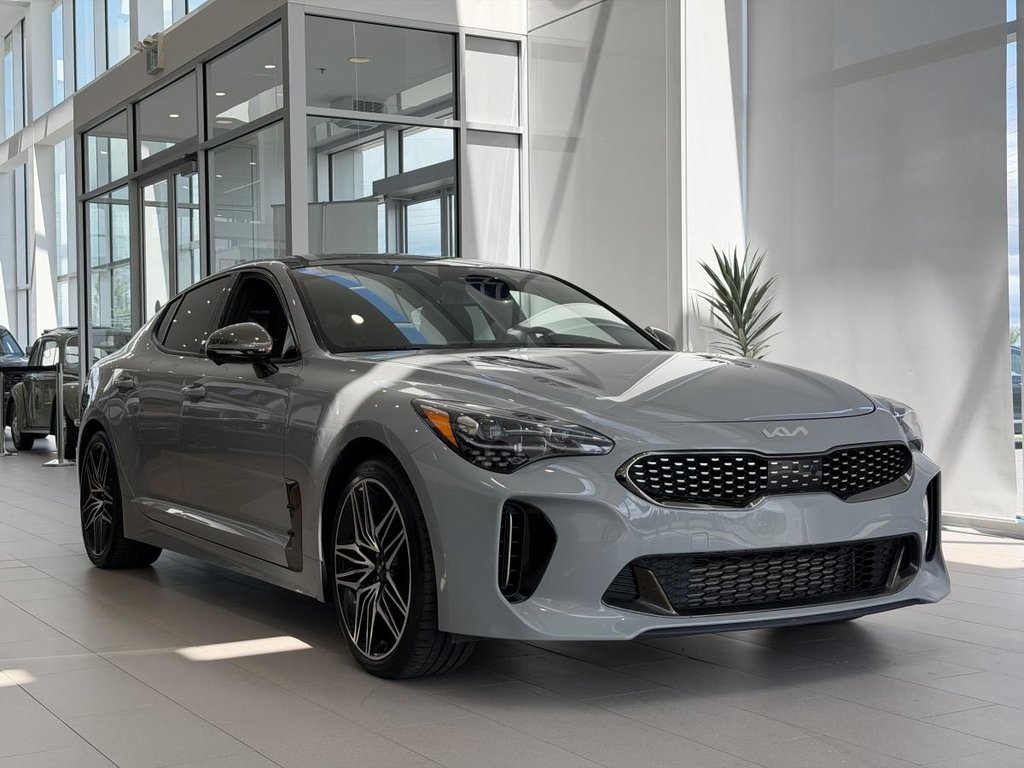 Kia Stinger GT Limited AWD | 8 PNEUS | BAS KM | DÉMARREUR | CAMÉRA 360 | NAV | TOIT | CUIR | CARPLAY +++ 2023 à Laval, Québec - 1 - w1024h768px