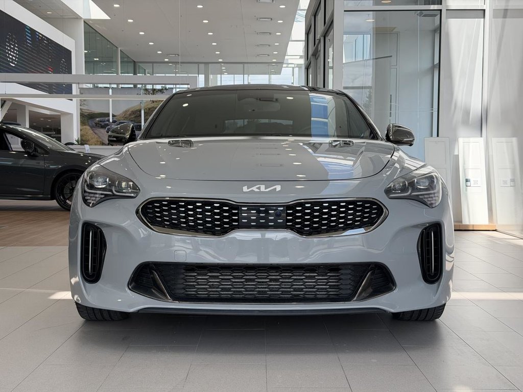 Kia Stinger GT Limited AWD | 8 PNEUS | BAS KM | DÉMARREUR | CAMÉRA 360 | NAV | TOIT | CUIR | CARPLAY +++ 2023 à Laval, Québec - 3 - w1024h768px