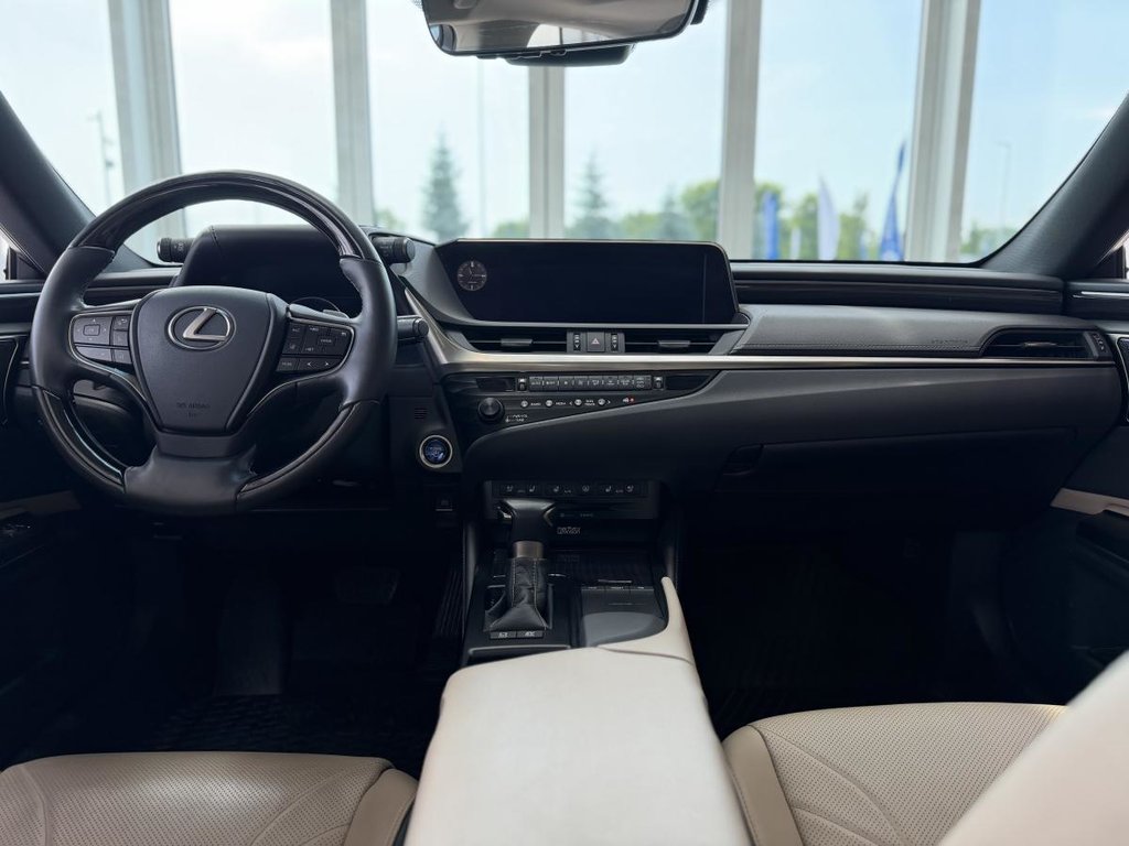 2020 Lexus ES 300h | TOIT | CUIR | NAV | CARPLAY | CAMÉRA 360 +++ in Laval, Quebec - 10 - w1024h768px
