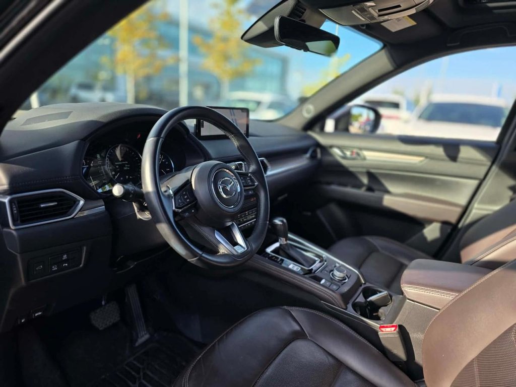 2023 Mazda CX-5 Signature AWD | 8 PNEUS | BAS KM | CUIR | NAV | TOIT | CAMÉRA 360 | BOSE | CARPLAY +++ in Laval, Quebec - 9 - w1024h768px