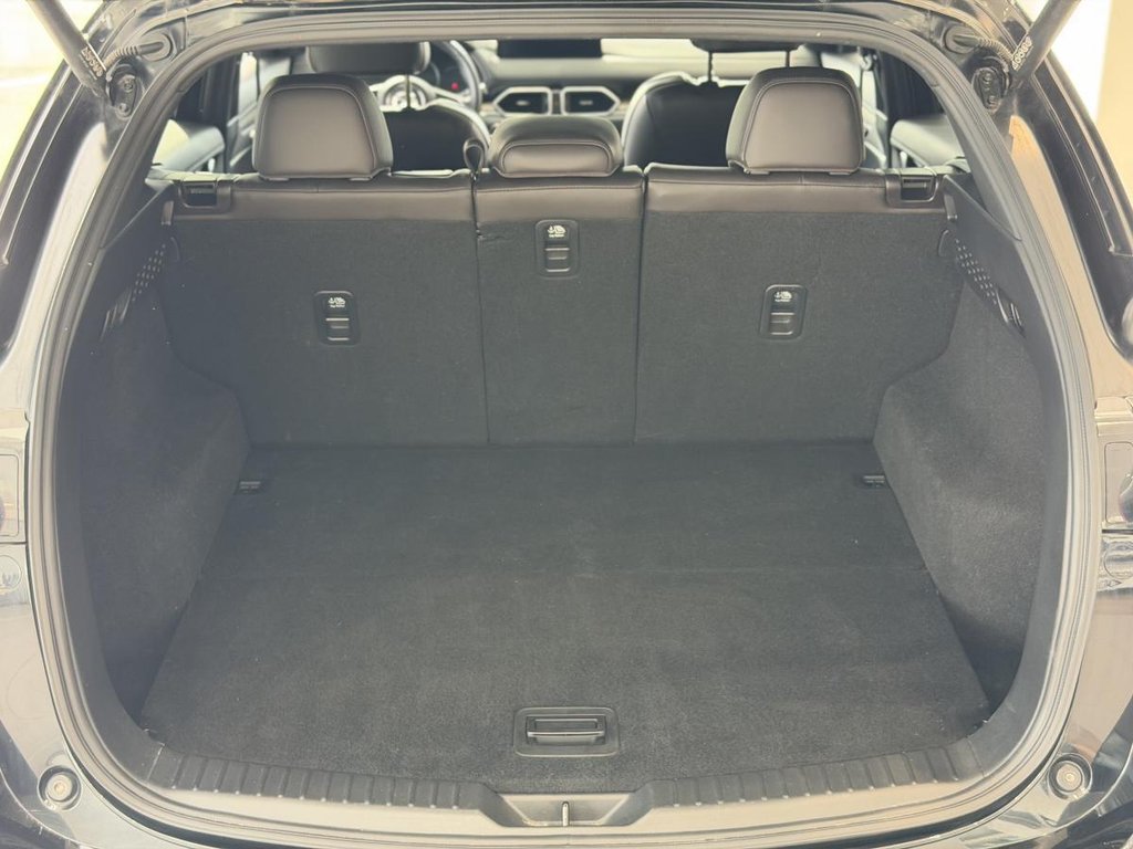 Mazda CX-5 Signature AWD | BAS KM | CUIR | NAV | TOIT | CAMÉRA 360 | BOSE | CARPLAY +++ 2023 à Laval, Québec - 9 - w1024h768px