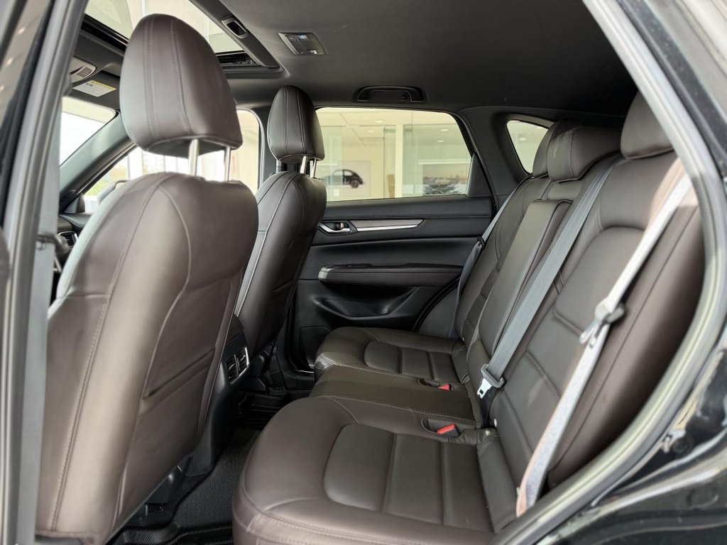 Mazda CX-5 Signature AWD | BAS KM | CUIR | NAV | TOIT | CAMÉRA 360 | BOSE | CARPLAY +++ 2023 à Laval, Québec - 10 - w1024h768px