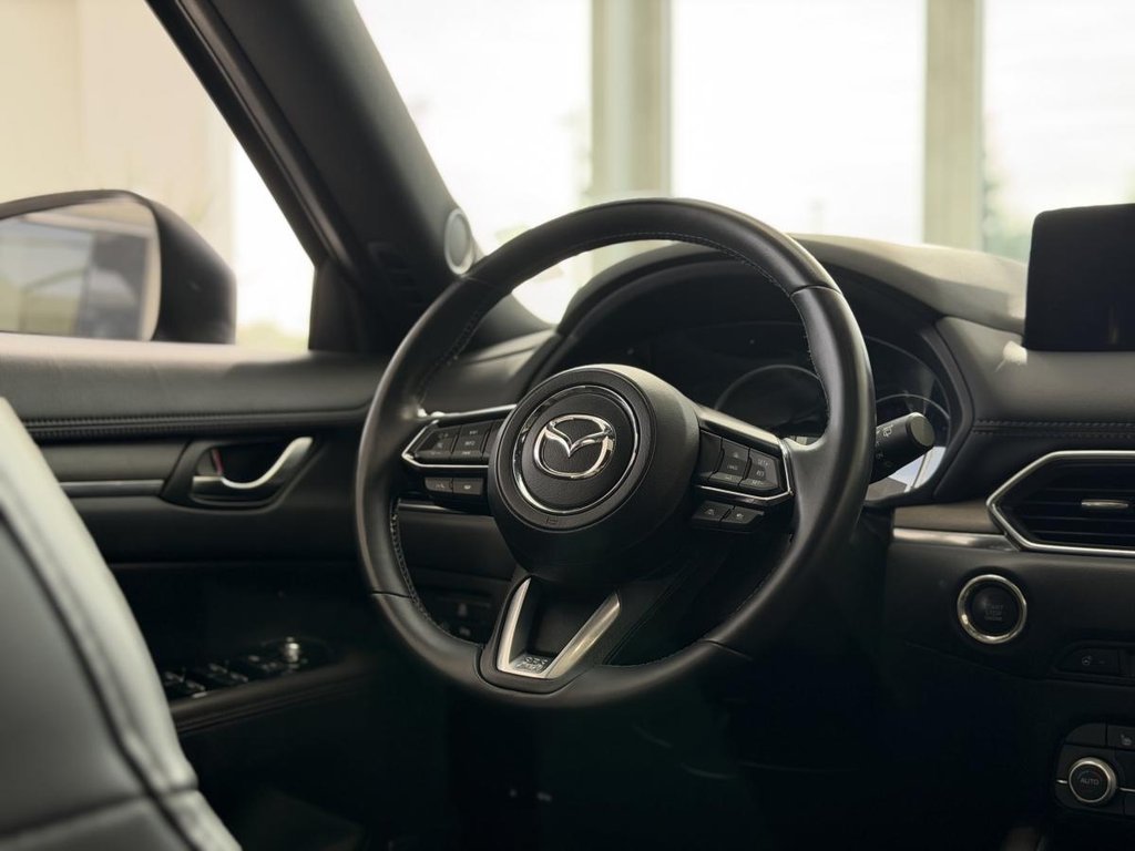 Mazda CX-5 Signature AWD | BAS KM | CUIR | NAV | TOIT | CAMÉRA 360 | BOSE | CARPLAY +++ 2023 à Laval, Québec - 12 - w1024h768px