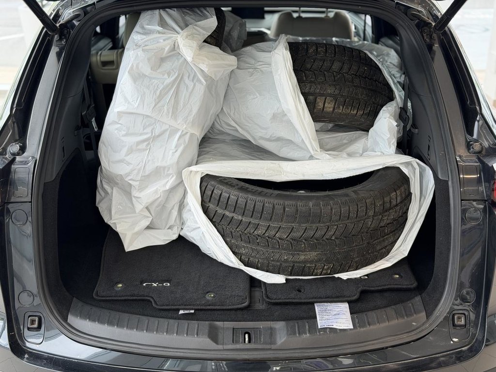 2020 Mazda CX-9 GT | 8 PNEUS | AWD | CAMÉRA 360 | NAV | TOIT | CUIR | CARPLAY +++ in Laval, Quebec - 9 - w1024h768px