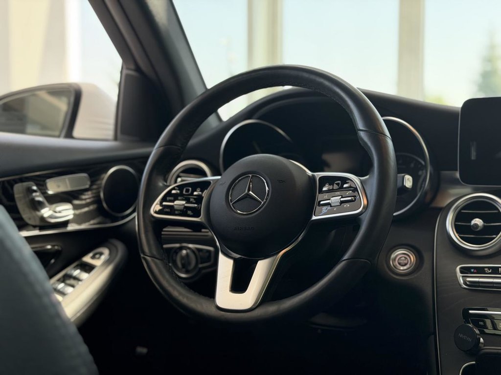 2020 Mercedes-Benz GLC 300 4MATIC | TOIT PANO | NAV | CUIR | CARPLAY | CAMÉRA 360 +++ in Laval, Quebec - 12 - w1024h768px
