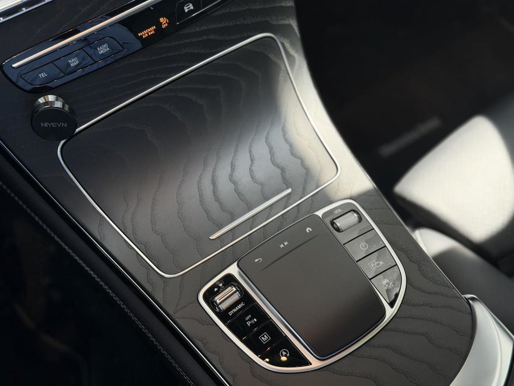 2020 Mercedes-Benz GLC 300 4MATIC | TOIT PANO | NAV | CUIR | CARPLAY | CAMÉRA 360 +++ in Laval, Quebec - 16 - w1024h768px