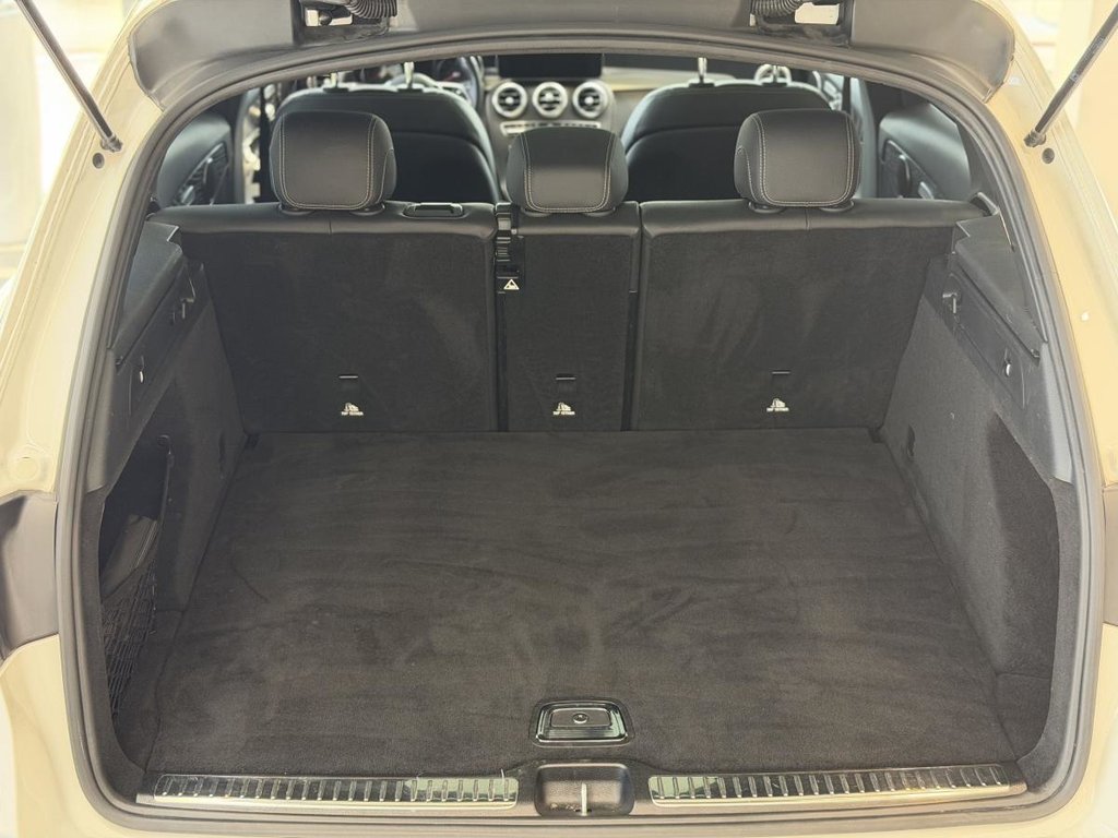 2020 Mercedes-Benz GLC 300 4MATIC | TOIT PANO | NAV | CUIR | CARPLAY | CAMÉRA 360 +++ in Laval, Quebec - 9 - w1024h768px