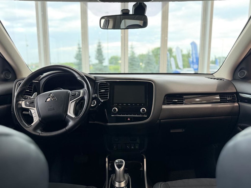 2022 Mitsubishi Outlander PHEV SE S-AWC | CUIR | CARPLAY | CAMÉRA | BLUETOOTH +++ in Laval, Quebec - 11 - w1024h768px