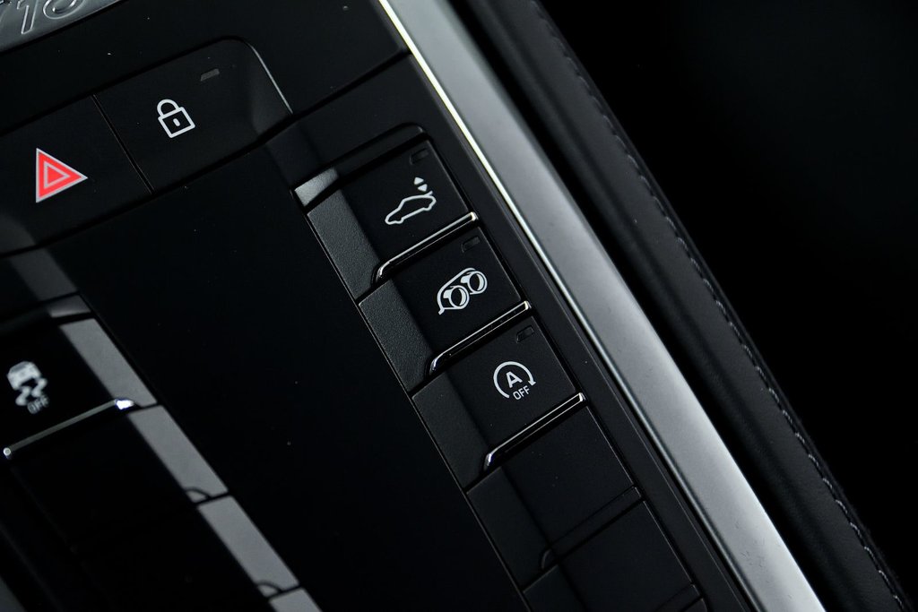 2025 Porsche 718 Cayman S / Premium Package / Sport Chrono / BOSE in Laval, Quebec - 27 - w1024h768px