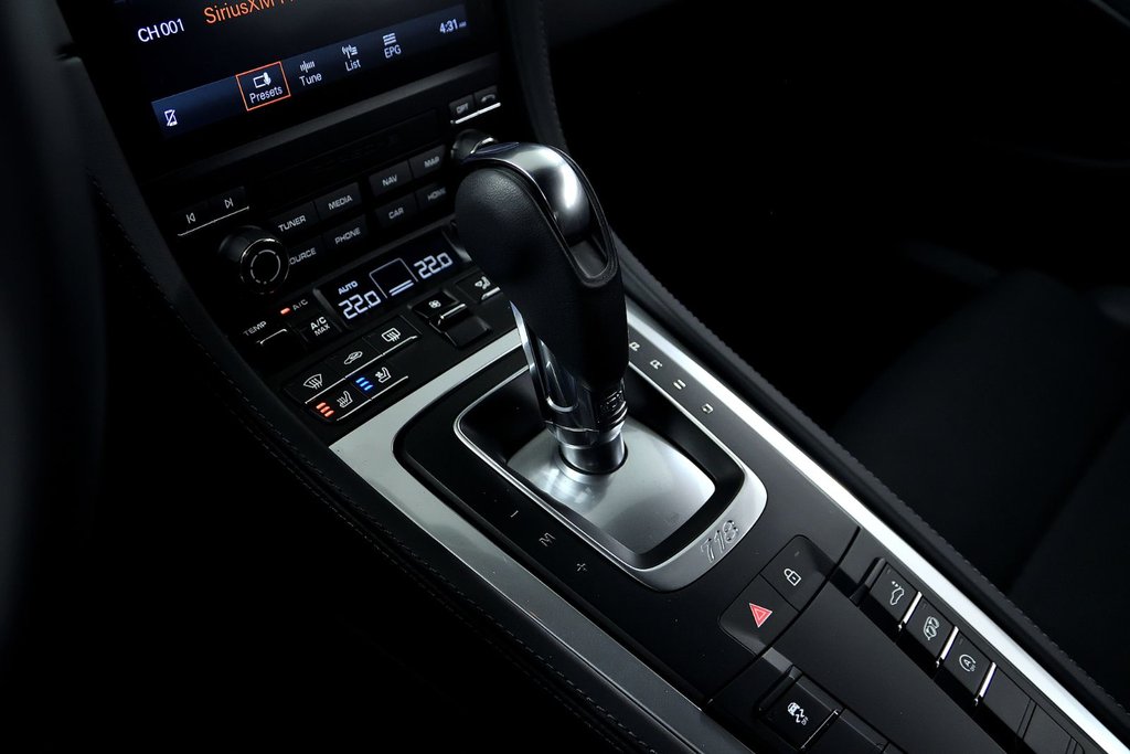 2025 Porsche 718 Cayman S / Premium Package / Sport Chrono / BOSE in Laval, Quebec - 26 - w1024h768px