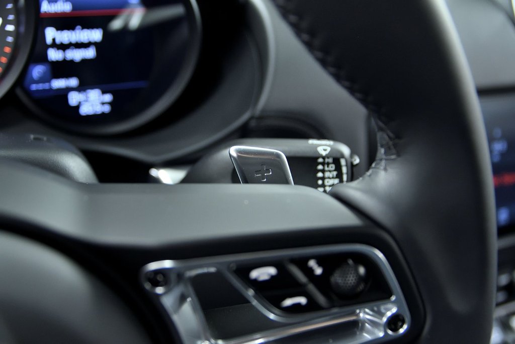 2025 Porsche 718 Cayman S / Premium Package / Sport Chrono / BOSE in Laval, Quebec - 21 - w1024h768px