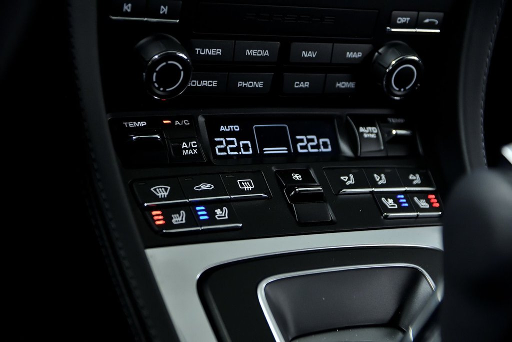 2025 Porsche 718 Cayman S / Premium Package / Sport Chrono / BOSE in Laval, Quebec - 25 - w1024h768px