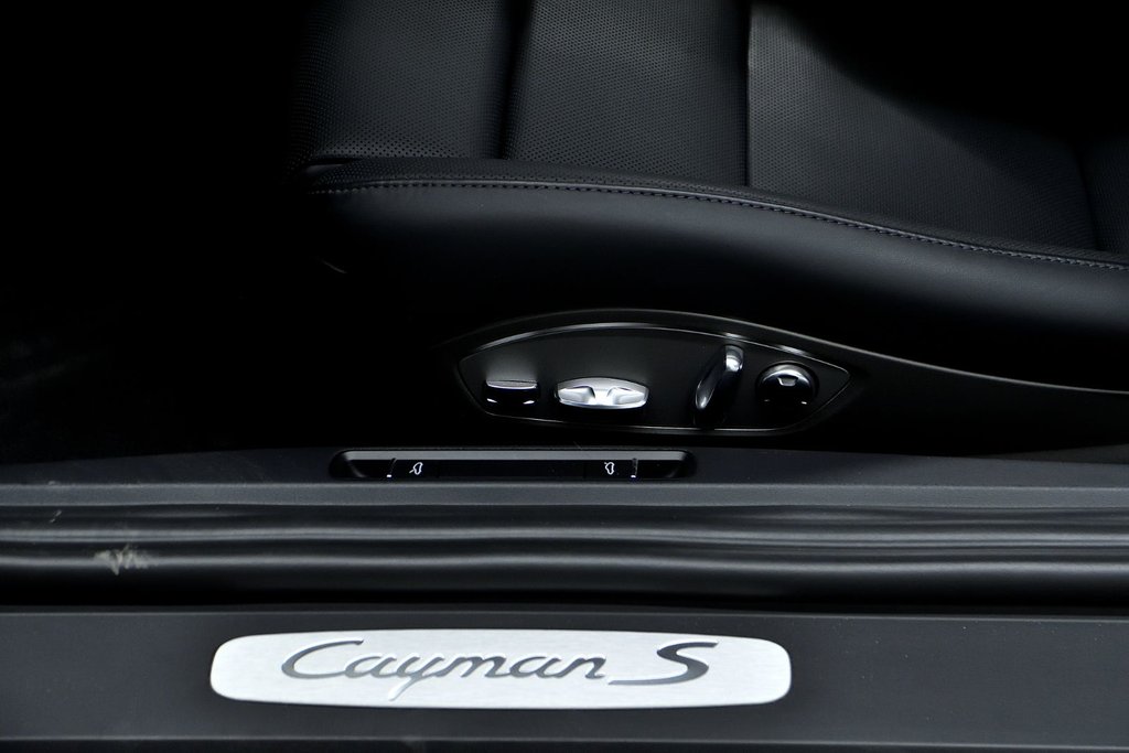 2025 Porsche 718 Cayman S / Premium Package / Sport Chrono / BOSE in Laval, Quebec - 12 - w1024h768px