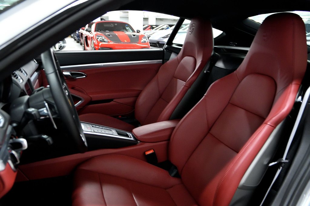 Porsche 718 Cayman Coupe / Sport Exhaust / BOSE / PASM 2025 à Laval, Québec - 15 - w1024h768px