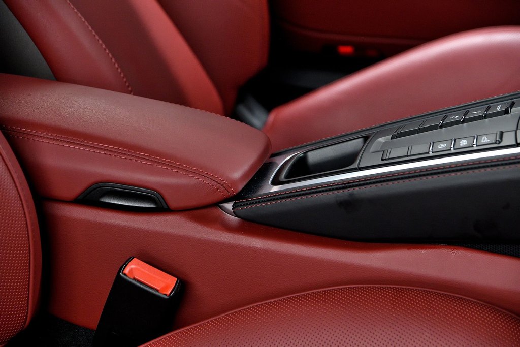 Porsche 718 Cayman Coupe / Sport Exhaust / BOSE / PASM 2025 à Laval, Québec - 21 - w1024h768px