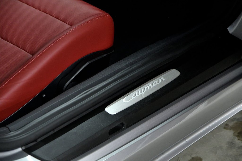 Porsche 718 Cayman Coupe / Sport Exhaust / BOSE / PASM 2025 à Laval, Québec - 19 - w1024h768px