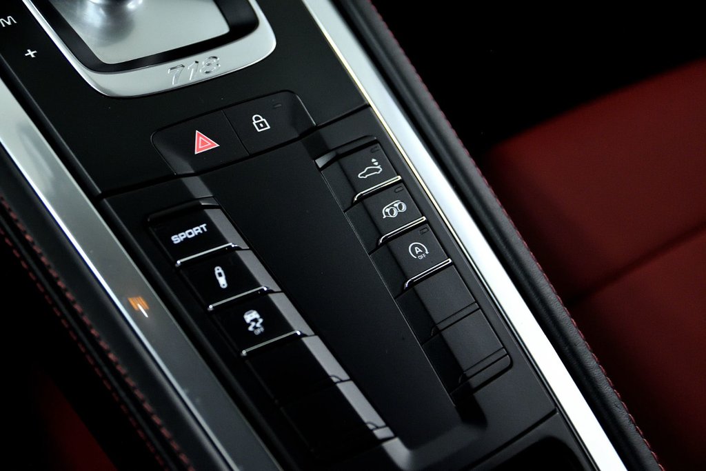 Porsche 718 Cayman Coupe / Sport Exhaust / BOSE / PASM 2025 à Laval, Québec - 28 - w1024h768px