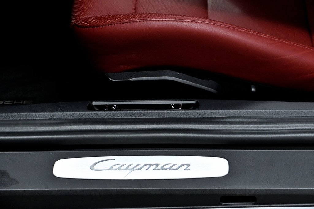 Porsche 718 Cayman Coupe / Sport Exhaust / BOSE / PASM 2025 à Laval, Québec - 14 - w1024h768px
